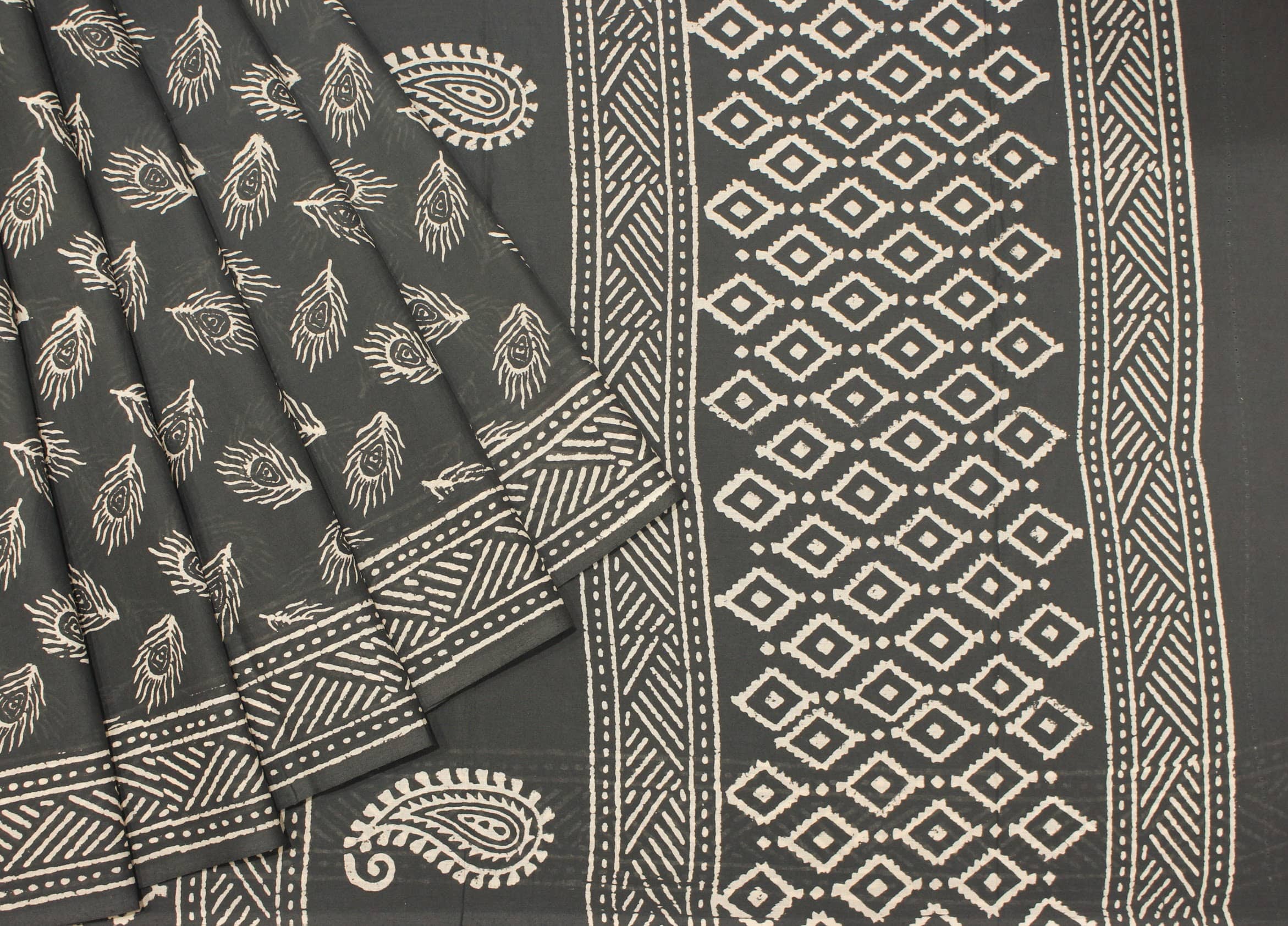 Gray Peacock Print Mulmul Cotton Saree