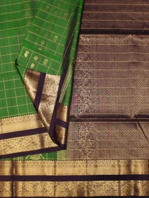Traditional Checks Soft Silk Saree In Close Up