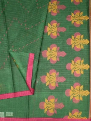 Close-up of zigzag thread-work and floral magenta border on Bottle Green Handloom Kovai Cotton Saree
