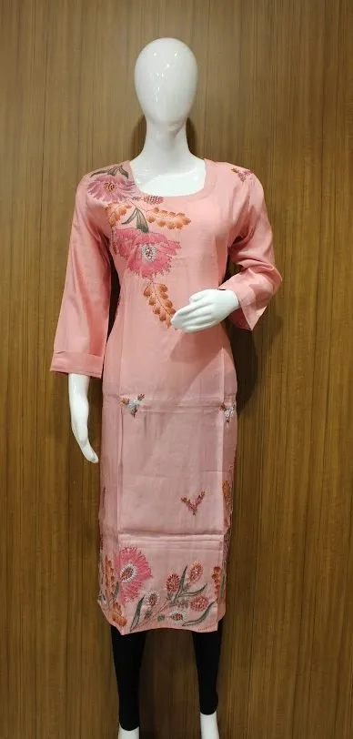 Pinkish Grey In Kurti With Floral Tread Embroided