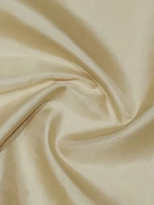 Off -Cream White Soft Silk Saree In Blouse